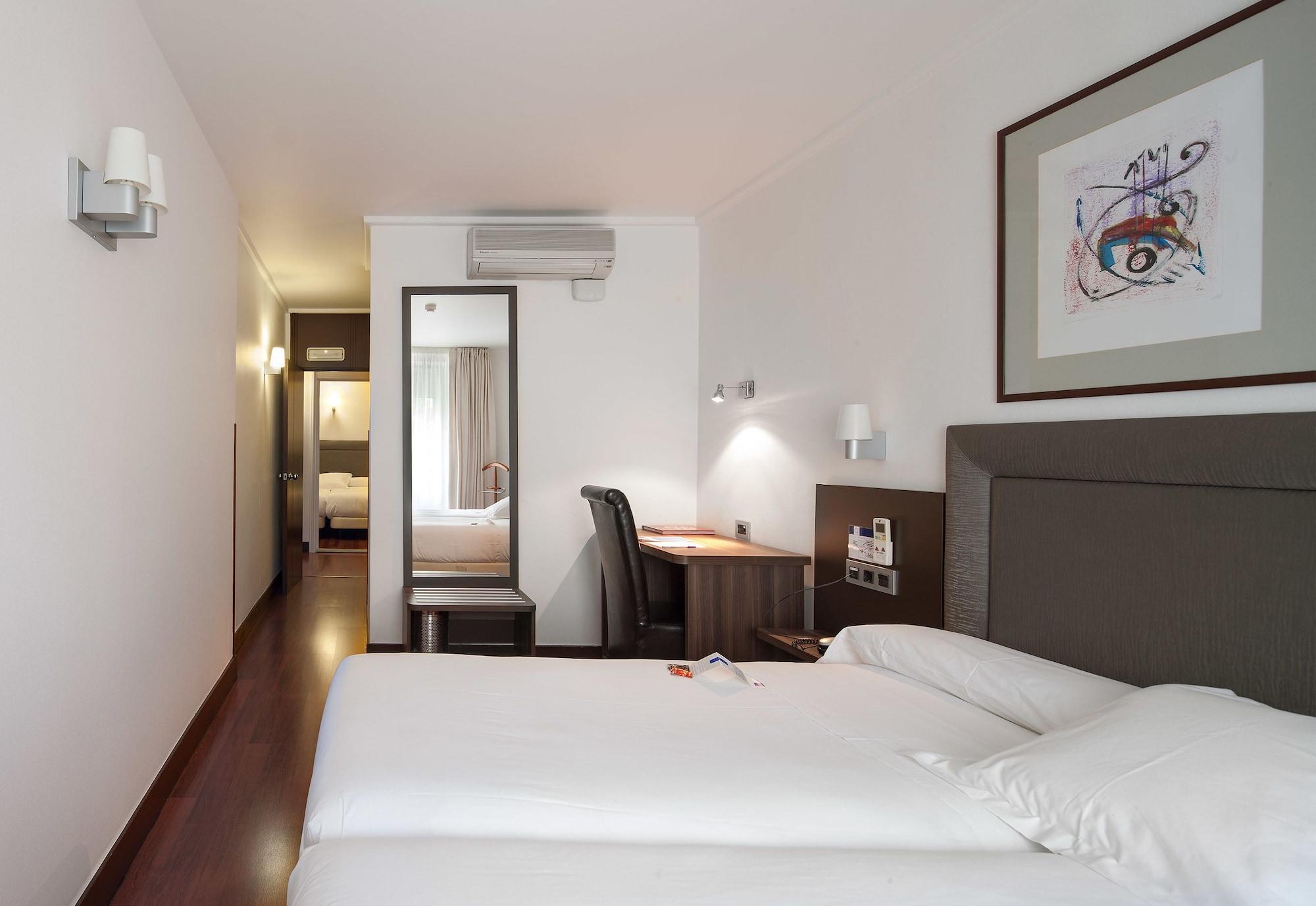 Hotel Yoldi Памплона Экстерьер фото