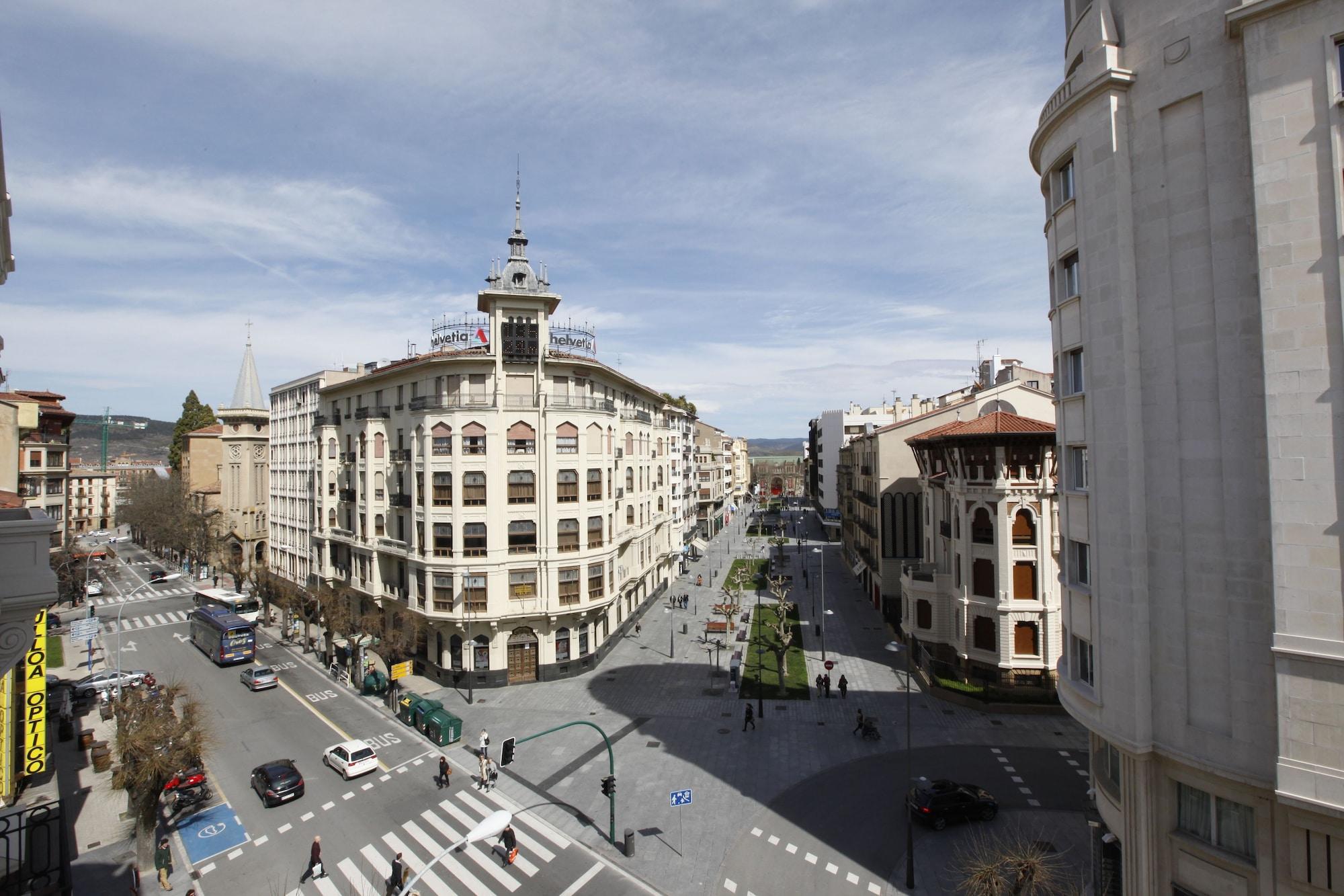 Hotel Yoldi Памплона Экстерьер фото