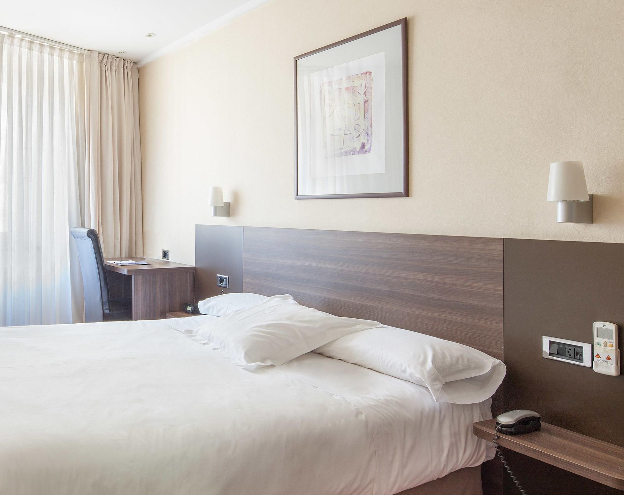 Hotel Yoldi Памплона Экстерьер фото