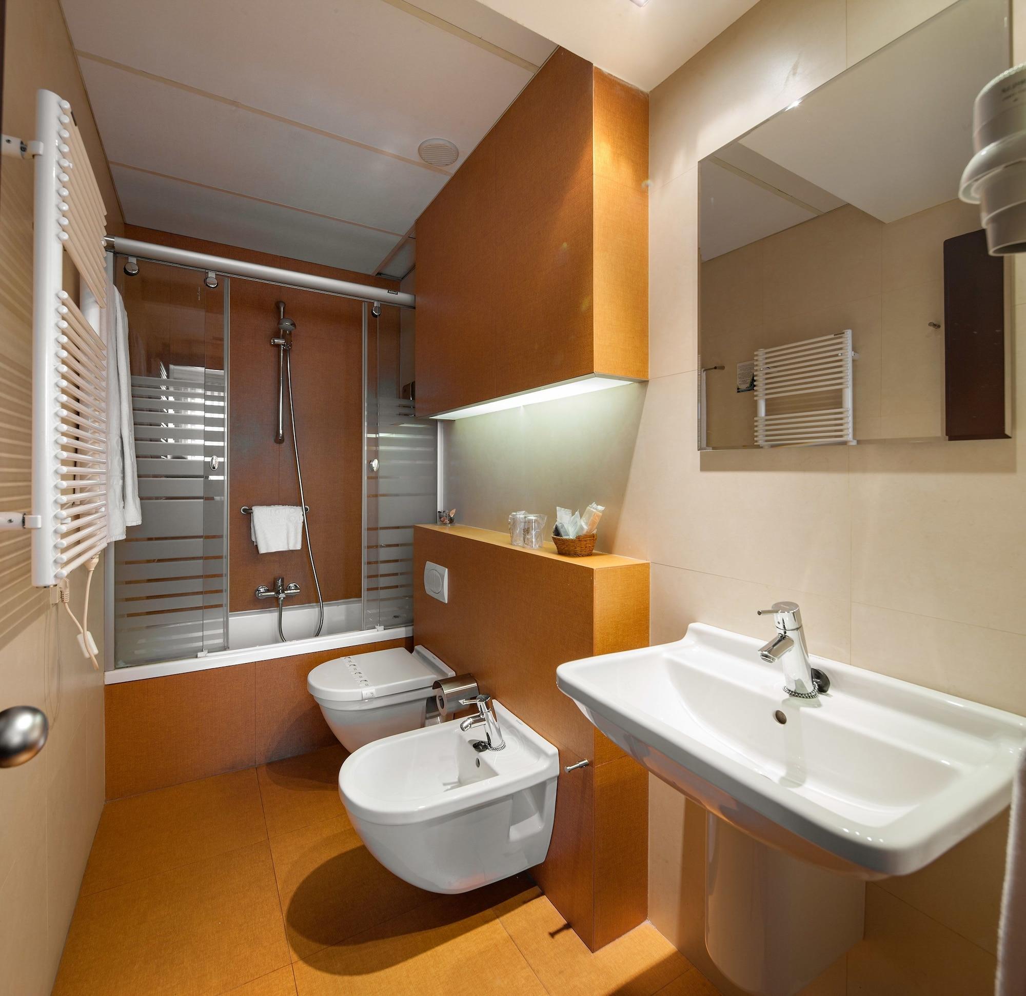 Hotel Yoldi Памплона Экстерьер фото
