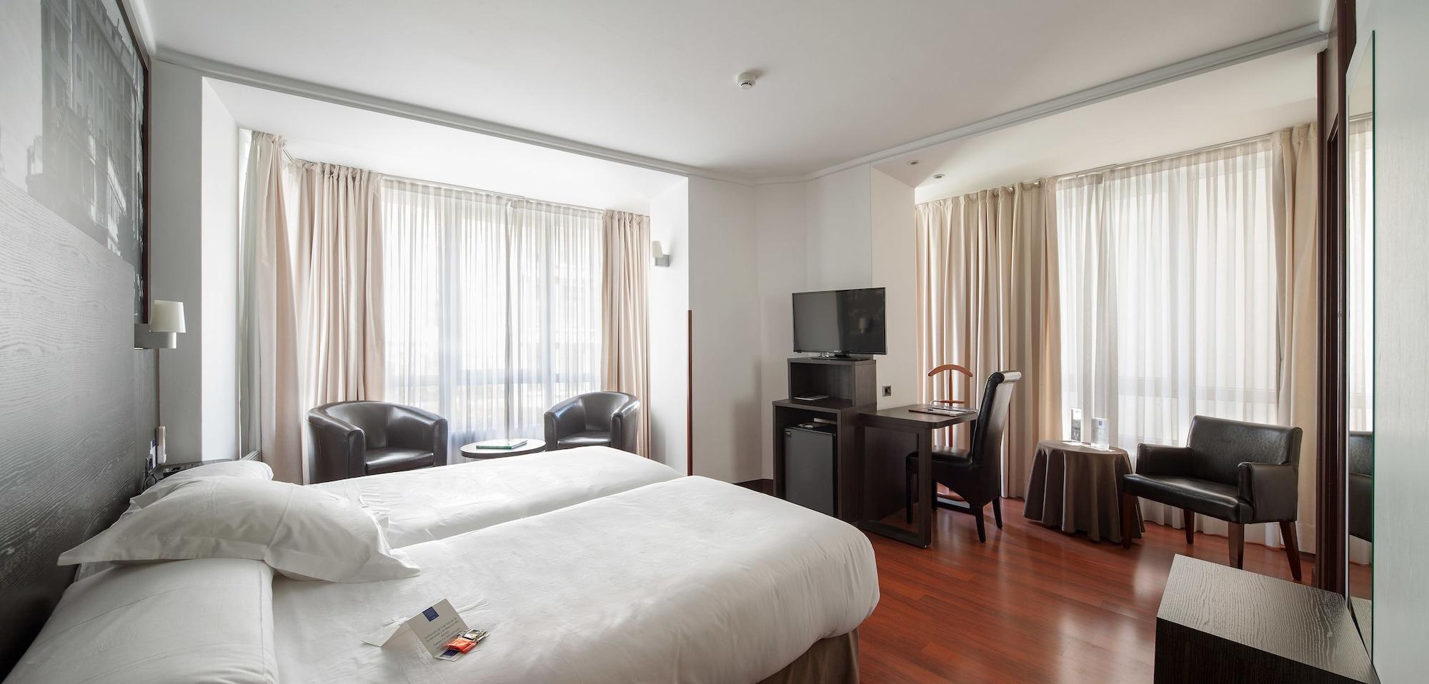 Hotel Yoldi Памплона Экстерьер фото