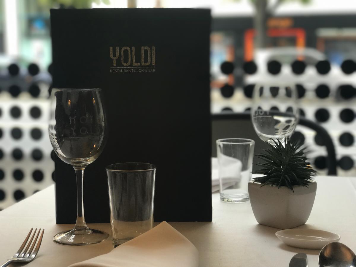 Hotel Yoldi Памплона Экстерьер фото