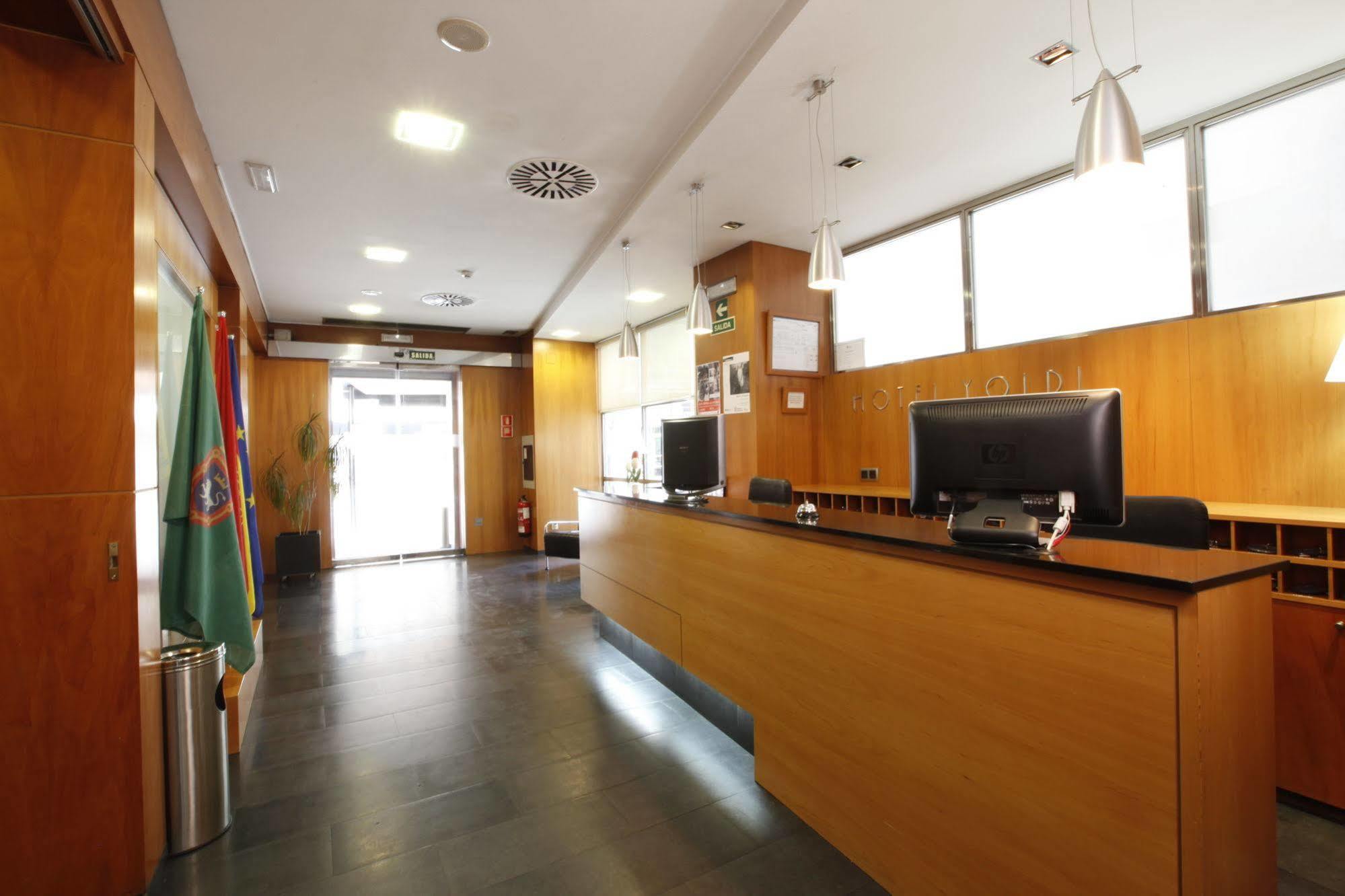 Hotel Yoldi Памплона Экстерьер фото